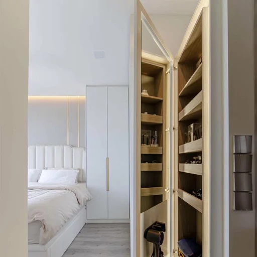 space-saving-wardrobe